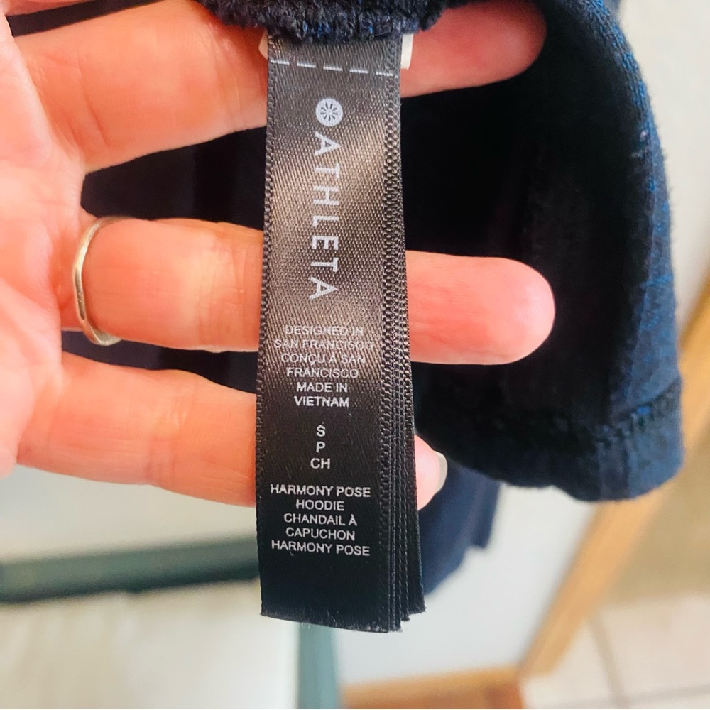 Athleta Harmony Pose Cropped Hoodie Dark Sardinia Blue Small - Picture 8 of 9